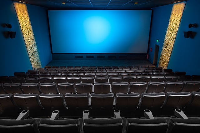 prázdný kinosál